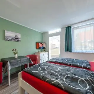 Grosser Gartenbungalow Nr 3 Mit Terrasse - Strandvogtei Apartment *