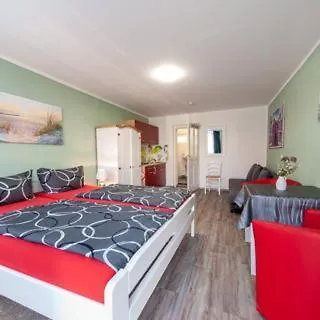 Grosser Gartenbungalow Nr 3 Mit Terrasse - Strandvogtei Sellin (Rugen)